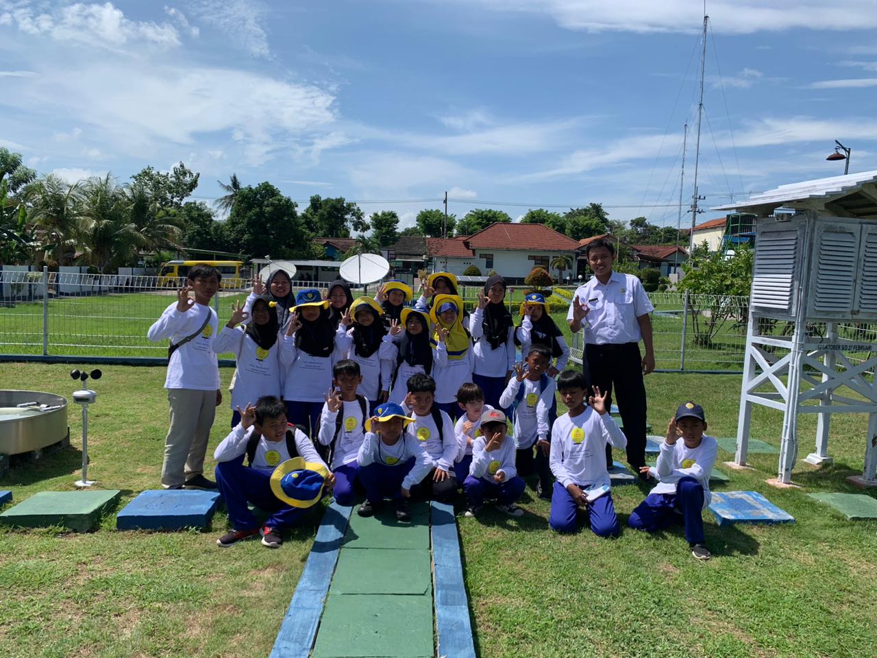 SD Muhammadiyah 19 Rogojampi Melaksanakan Kunjungan Edukatif ke Stasiun Meteorologi Kelas III Banyuwangi