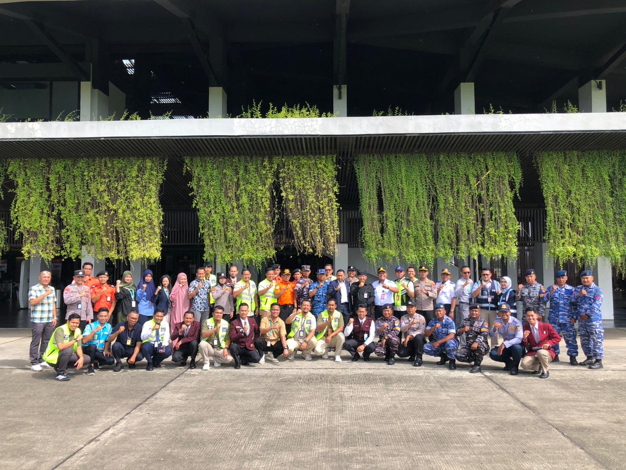 Kepala Stasiun Meteorologi Kelas III Banyuwangi Turut Hadir dalam Apel Bersama Penutupan Posko Angkutan Udara Natal 2025 dan Tahun Baru 2026 di Bandar Udara Banyuwangi