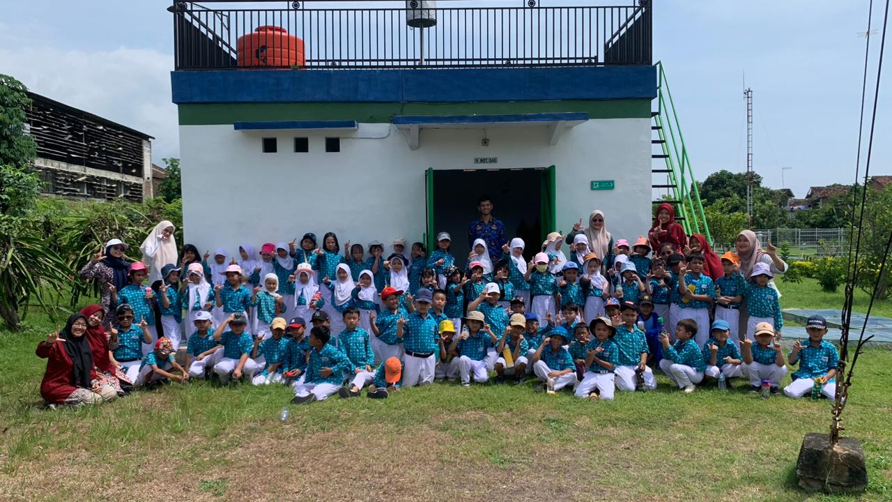 SD Lazuardi Tursina Banyuwangi Melakukan Kunjungan Edukasi ke Stasiun Meteorologi Kelas III Banyuwangi