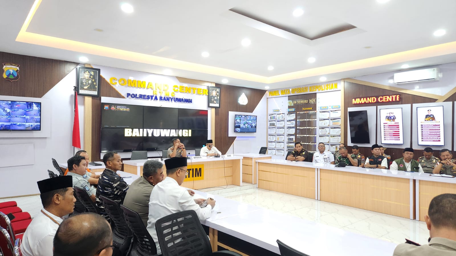 Zoom Meeting Terkait Rapat KoordinasiLintas Sektoral Bidang Opsnal Tingkat Menteri Dipimpin Kapolri Dalam Rangka PelaksanaanOperasi Ketupat 2026 Di Polresta Banyuwangi